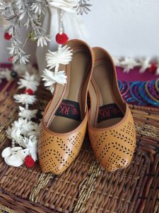 Traditional Handmade Khussa D8
